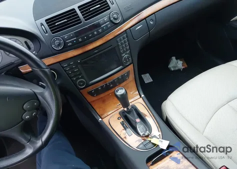 2009 Mercedes-Benz E 550 z USA, uszkodzony, nr VIN WDBUF72X69B379329